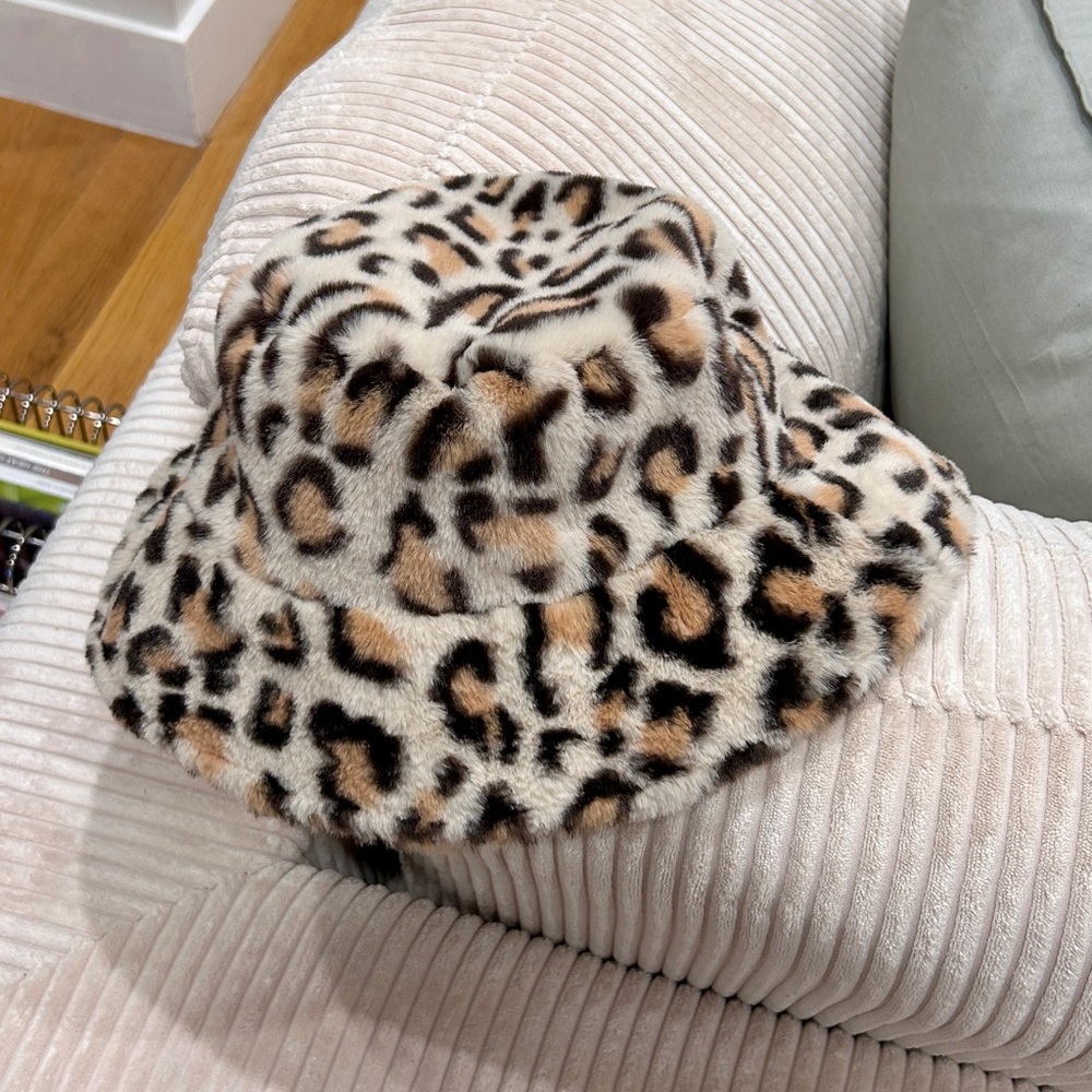 Leopard print reversible bucket hat #wildstyle